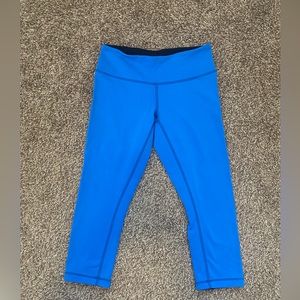 Lululemon Reversible Wunder Under Crop - size 6